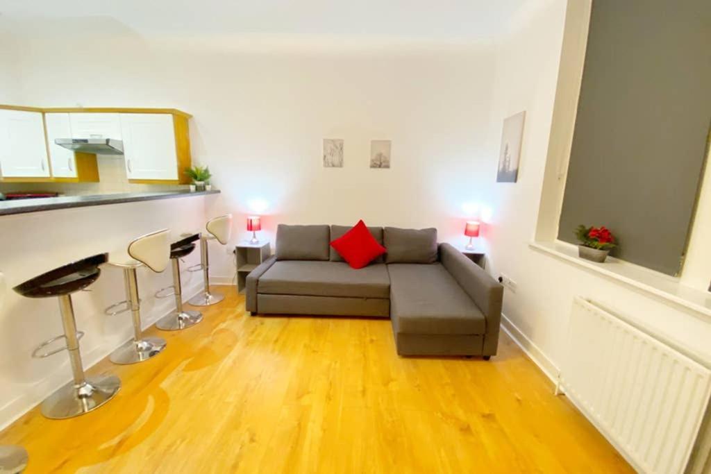Cozy Nights - Ibrox Street Apartment Glasgow Ngoại thất bức ảnh