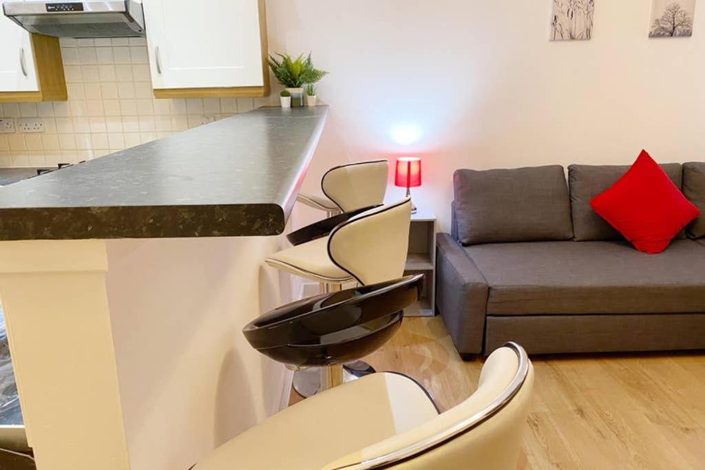 Cozy Nights - Ibrox Street Apartment Glasgow Ngoại thất bức ảnh