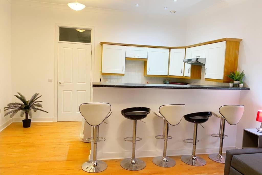 Cozy Nights - Ibrox Street Apartment Glasgow Ngoại thất bức ảnh