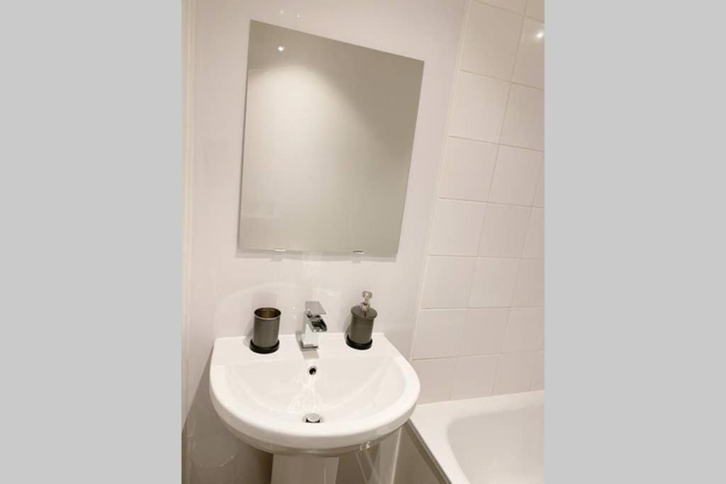 Cozy Nights - Ibrox Street Apartment Glasgow Ngoại thất bức ảnh